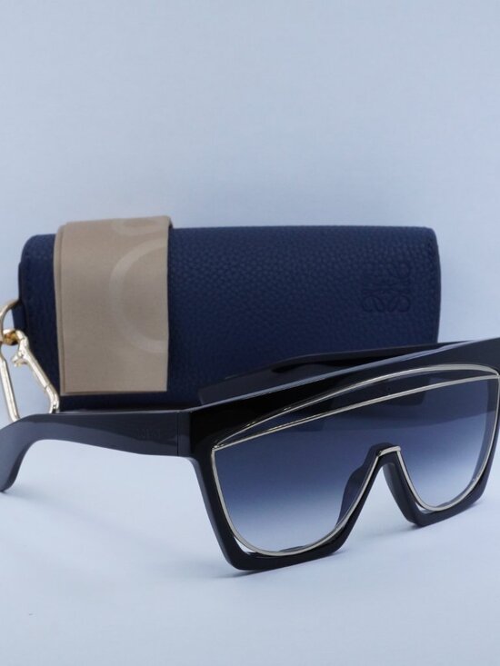 Loewe LW40012I 05B Shield Sunglasses – Black/Gold \\Gradient Smoke